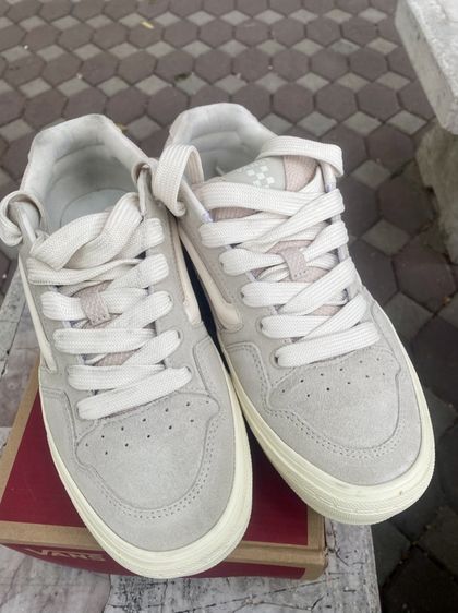 รองเท้า vans