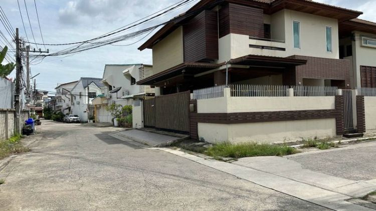 บ้านสวยพร้อมอยู่ ทำเล ซอยจรัญสนิทวงศ์ 35 ราคา 3.60 ล้านบาท