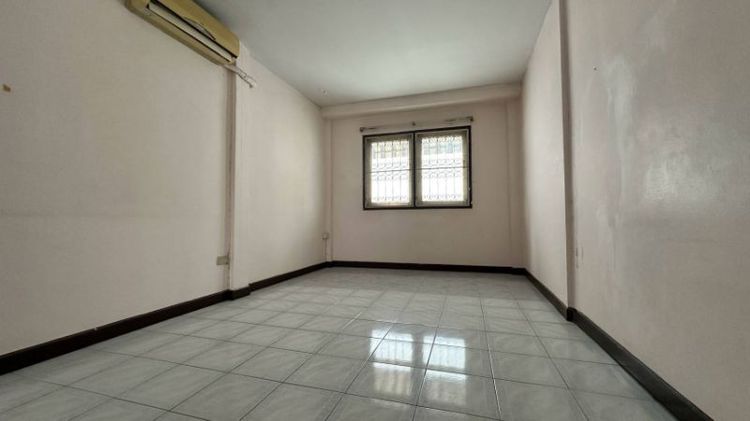 บ้านสวยพร้อมอยู่ ทำเล ซอยจรัญสนิทวงศ์ 35 ราคา 3.60 ล้านบาท รูปที่ 4