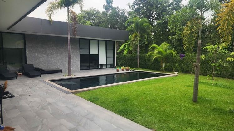 อื่นๆ ตกแต่งครบ สร้างเสร็จก่อน 2010 🏡✨ Pool Villa ชั้นเดียว ให้เช่า ทำเลหางดง บรรยากาศเป็นส่วนตัว ✨🏡 รูปที่ 2