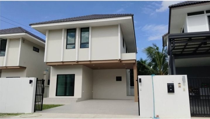 ขายบ้านเดี่ยว 2 ชั้น สไตล์โมเดิร์น พร้อมหลังคาโรงรถ