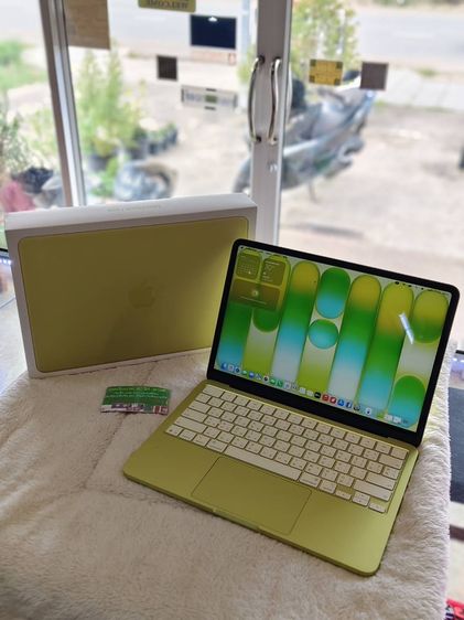 MacBook Neo 13 : A18 Pro chip 6C CPU/5C GPU/8GB/512GB Citrus (2026)