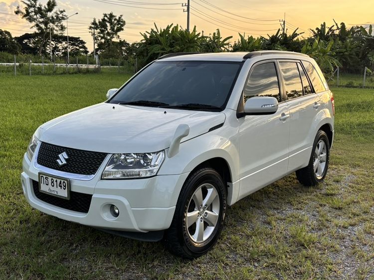 รถ Suzuki Vitara 2.0 Grand DLX สี ขาว