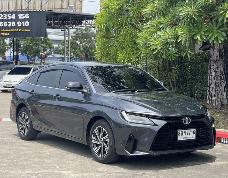 Toyota Yaris ATIV 2023 1.2 Premium Luxury Sedan เบนซิน เกียร์อัตโนมัติ เทา รูปที่ 2