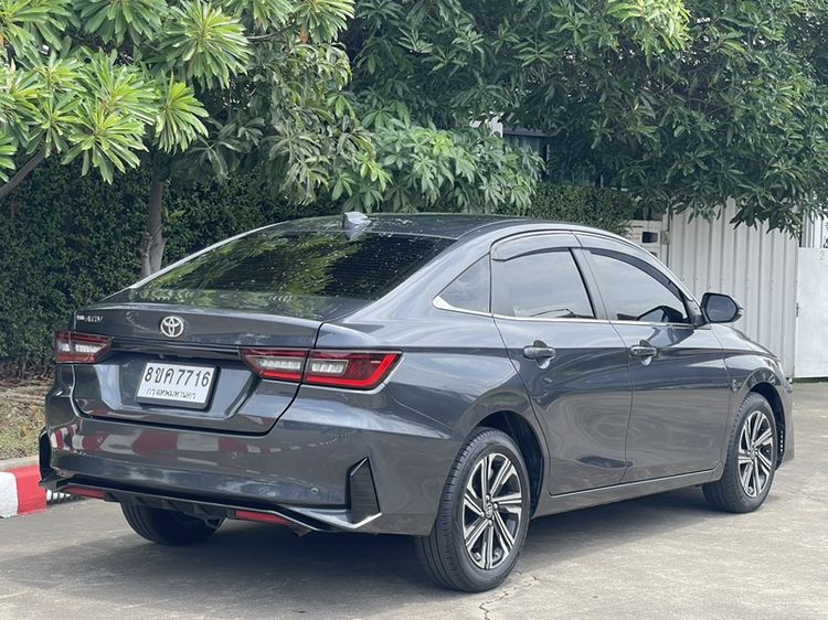 Toyota Yaris ATIV 2023 1.2 Premium Luxury Sedan เบนซิน เกียร์อัตโนมัติ เทา รูปที่ 4