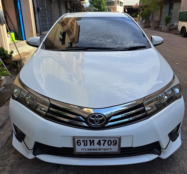 Toyota Altis 2014 1.6 E CNG Sedan เบนซิน NGV เกียร์อัตโนมัติ ขาว