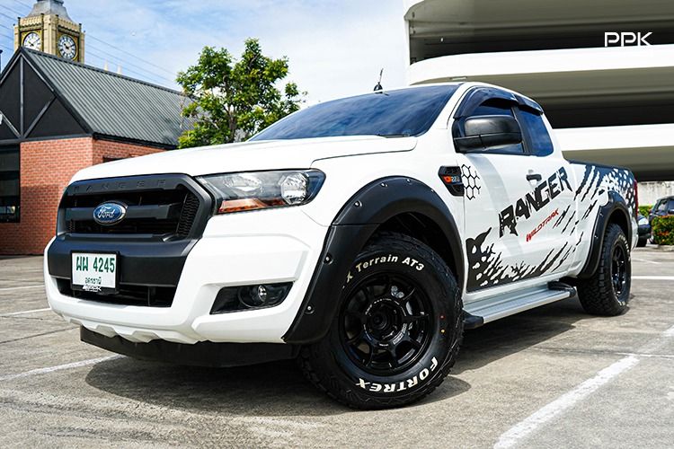 รถ Ford Ranger 2.2 XL สี ขาว
