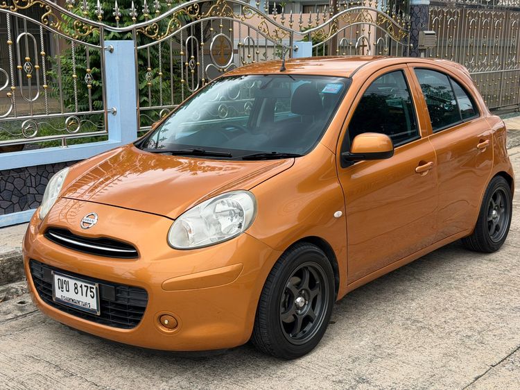 รถ Nissan March 1.2 VL สี ส้ม