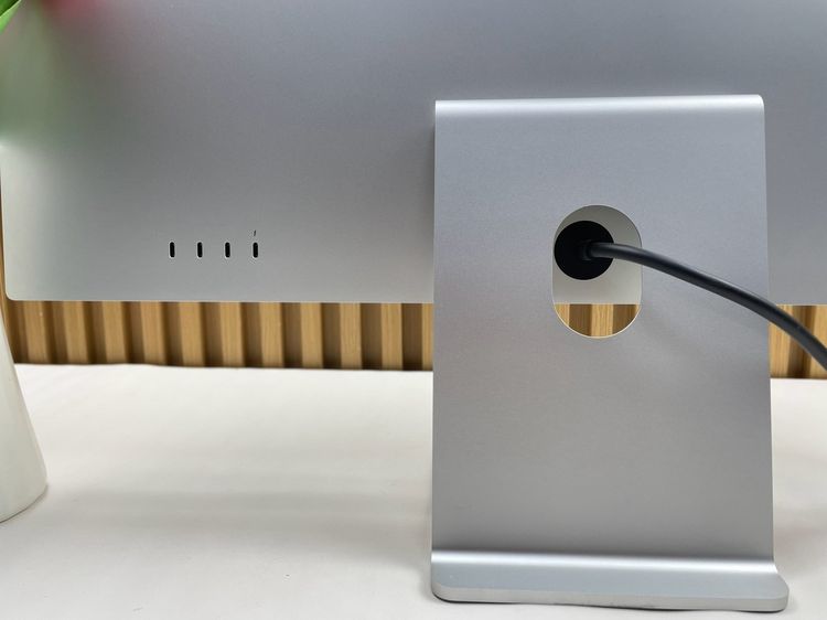 Studio Display 27-inch Retina 5K Stand Glass รูปที่ 8