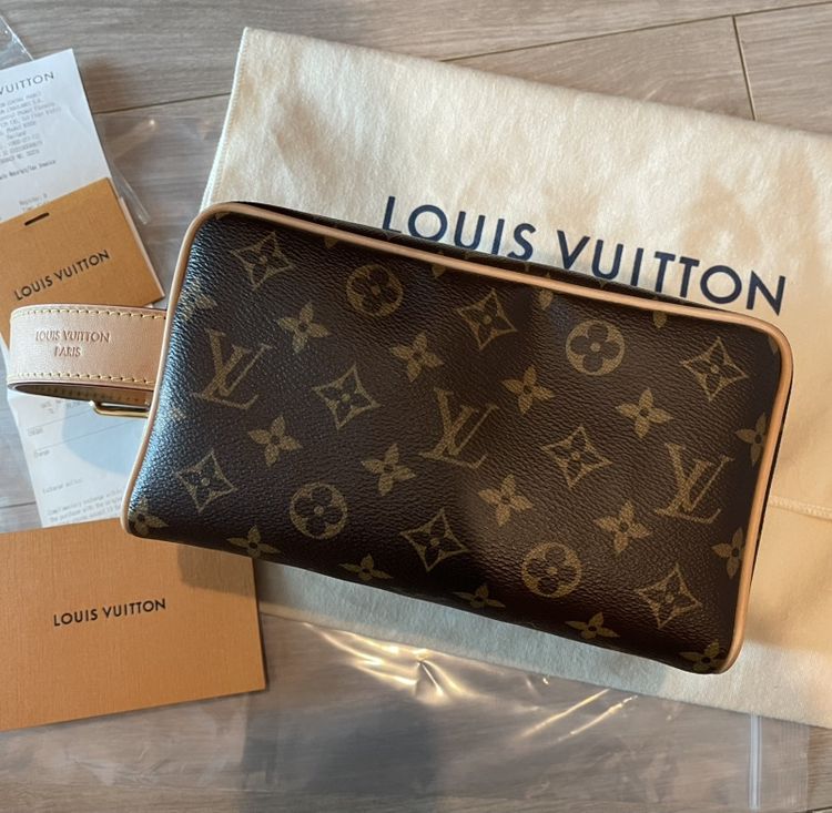 กระเป๋าLouis Vuitton รุ่น Trousse Toilette Locker Dopp Kit