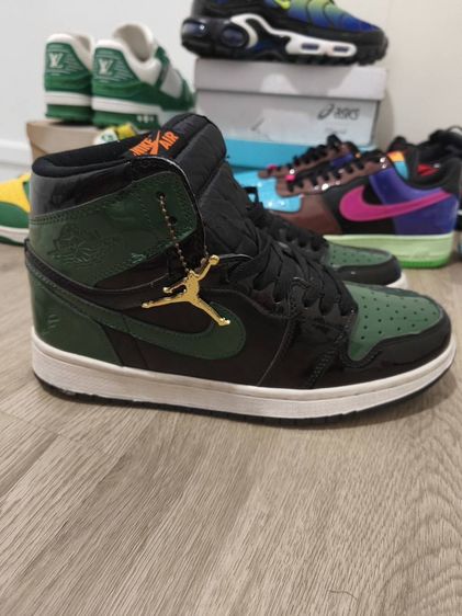 รองเท้าผ้าใบ UK 10 | EU 44 2/3 | US 10.5 เขียว Nike Air Jordan 1 Mid