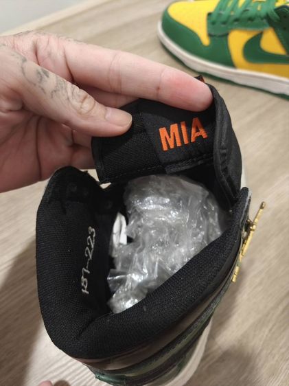 Nike Air Jordan 1 Mid รูปที่ 5