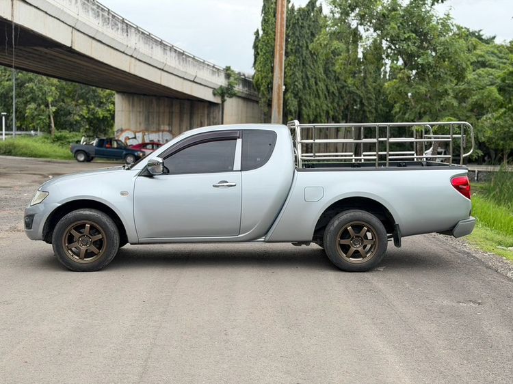 Mitsubishi Triton 2011 2.4 GLX Pickup ดีเซล ไม่ติดแก๊ส เกียร์ธรรมดา เทา รูปที่ 4
