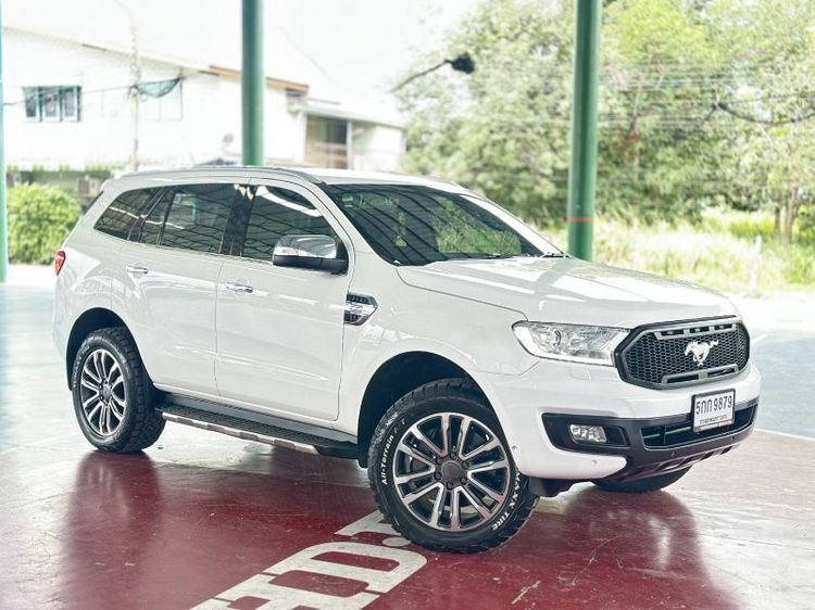 รถ Ford Everest 3.2 Titanium Plus 4WD สี ขาว