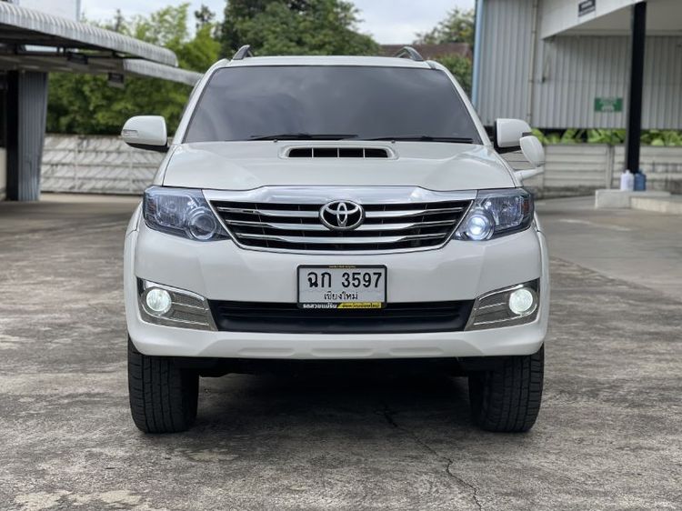 Toyota Fortuner 2014 3.0 V Utility-car ดีเซล ไม่ติดแก๊ส เกียร์อัตโนมัติ ขาว รูปที่ 2