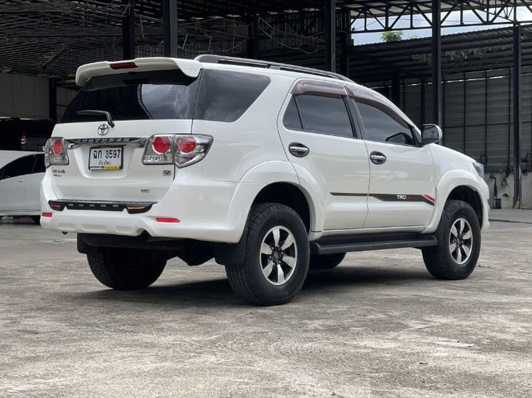 Toyota Fortuner 2014 3.0 V Utility-car ดีเซล ไม่ติดแก๊ส เกียร์อัตโนมัติ ขาว รูปที่ 4