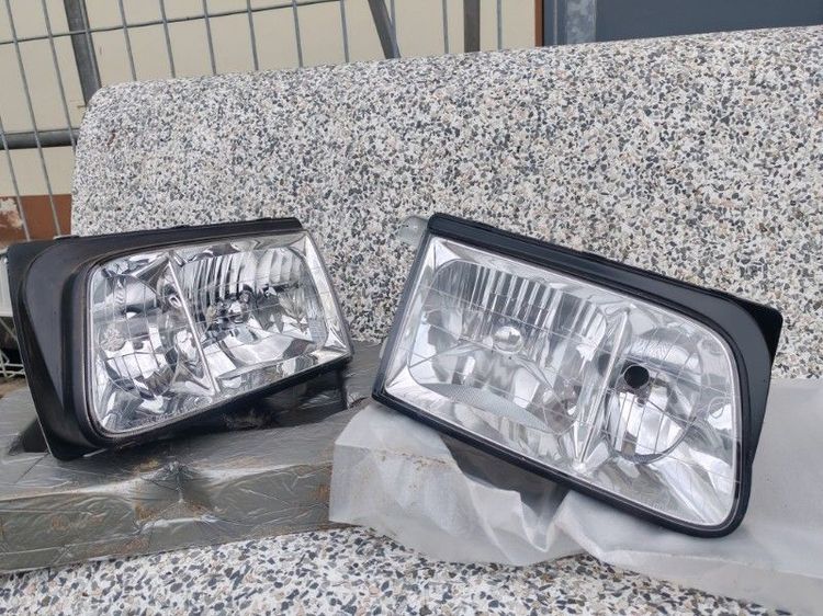 โคมไฟหน้า isuzu ดราก้อน(ซีนอน) แท้ ใหม่