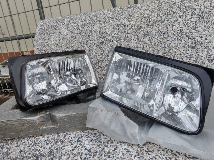 โคมไฟหน้า isuzu ดราก้อน(ซีนอน) แท้ ใหม่ รูปที่ 2