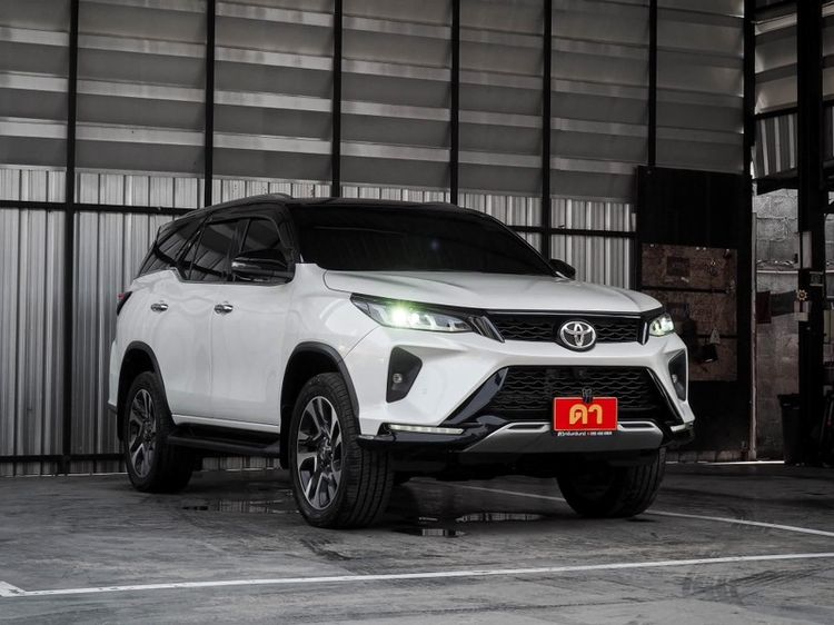 Toyota Fortuner 2022 2.4 Legender Utility-car ดีเซล ไม่ติดแก๊ส เกียร์อัตโนมัติ ขาว รูปที่ 2