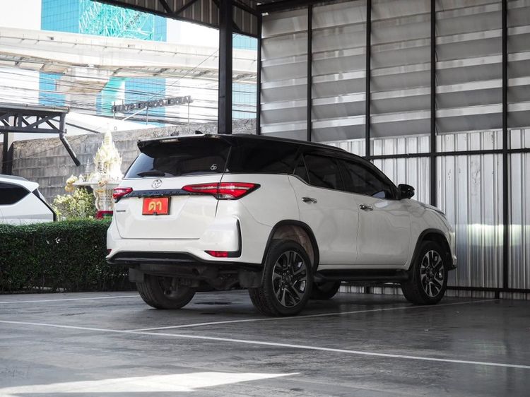 Toyota Fortuner 2022 2.4 Legender Utility-car ดีเซล ไม่ติดแก๊ส เกียร์อัตโนมัติ ขาว รูปที่ 4