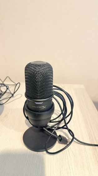 HyperX SoloCast USB Microphone สีดำพร้อมขาตั้งแบบตั้งโต๊ะ