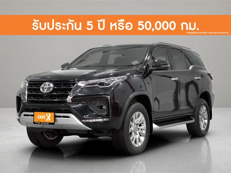 รถ Toyota Fortuner 2.4 V สี ดำ