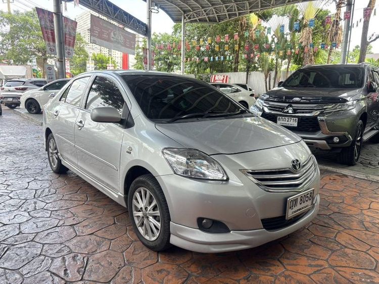 รถ Toyota Vios 1.5 E สี บรอนซ์เงิน