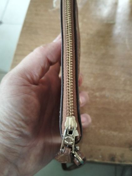 ขายกระเป๋าสตางค์ คล้องมือ Coach แท้100%Made in USA(เลหลังราคา300บาท) รูปที่ 5