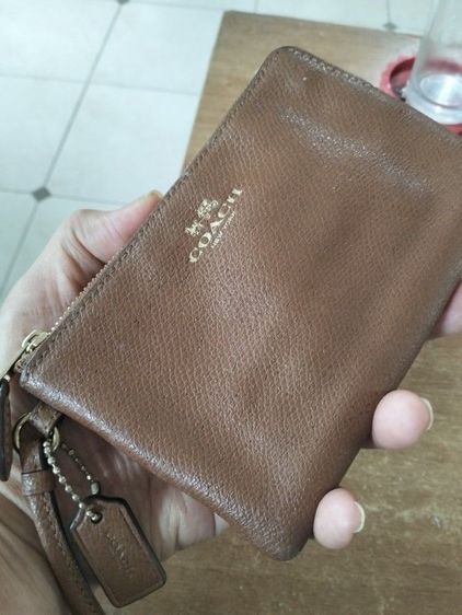 ขายกระเป๋าสตางค์ คล้องมือ Coach แท้100%Made in USA(เลหลังราคา300บาท) รูปที่ 4