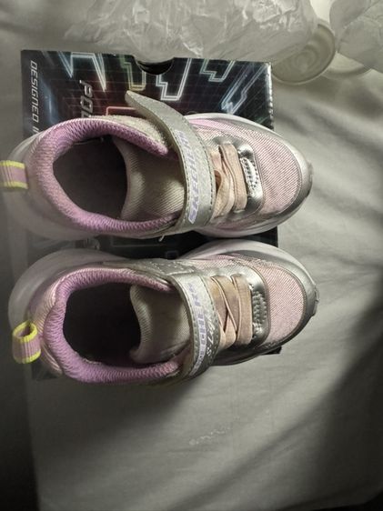 รองเท้า skechers เด็กผู้หญิง