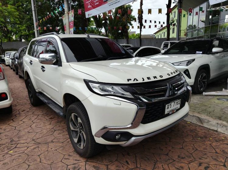 รถ Mitsubishi Pajero Sport 2.5 GT สี ขาว