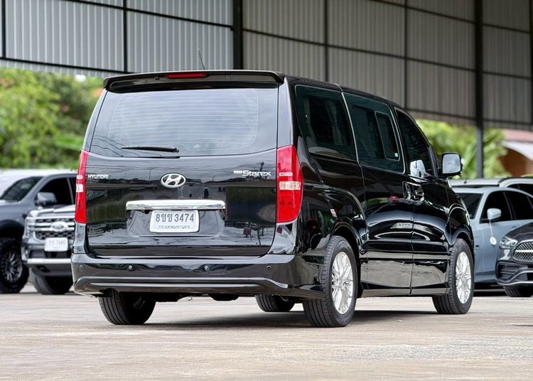 Hyundai Grand Starex 2017 2.5 Premium Utility-car ดีเซล ไม่ติดแก๊ส เกียร์อัตโนมัติ ดำ รูปที่ 4