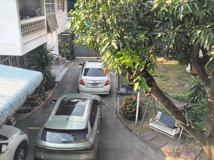 ตกแต่งครบ สร้างเสร็จก่อน 2010 ขายที่ดินพร้อมสิ่งปลูกสร้าง เขตสาทร รูปที่ 4