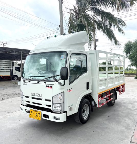 รถ ISUZU NLR 130 แรง ปี 2556 รถห้างแท้  (4 ล้อไม่ติดเวลา) รถสวย มือเดียว  กะบะคอกสูง ยาว 3.25  กว้าง 2.00ม. 