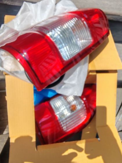 ไฟท้าย isuzu  Dmax แท้ใหม่ รูปที่ 2