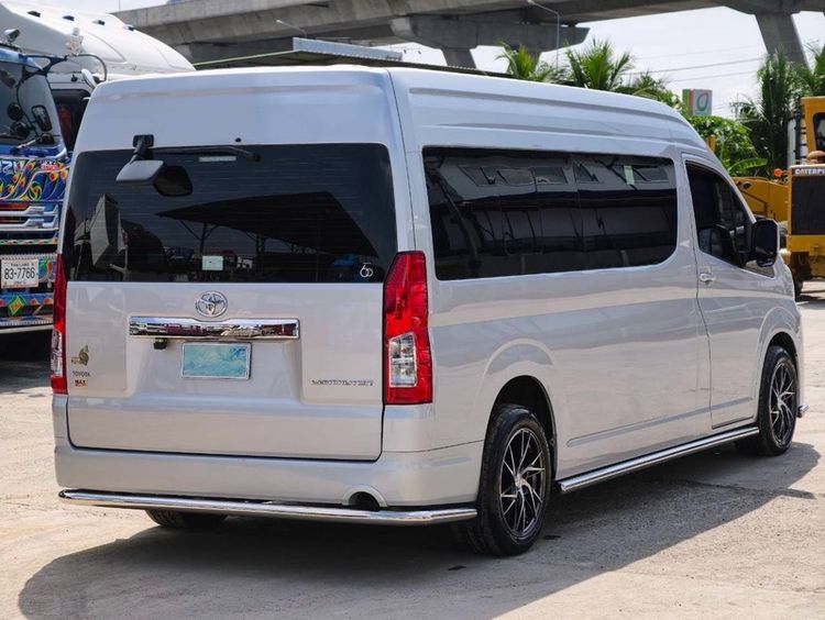 Toyota Commuter 2023 2.8 Van ดีเซล เกียร์อัตโนมัติ บรอนซ์เงิน รูปที่ 4