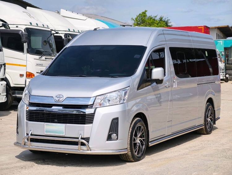 Toyota Commuter 2023 2.8 Van ดีเซล เกียร์อัตโนมัติ บรอนซ์เงิน รูปที่ 3