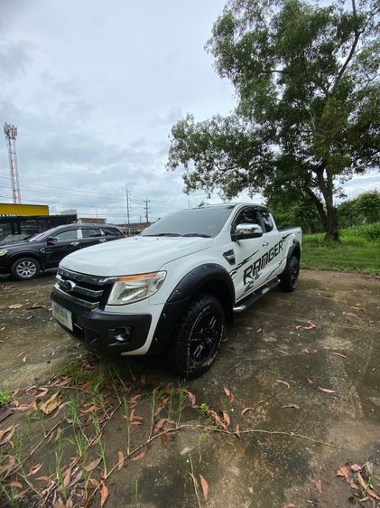 รถ Ford Ranger 2.2 Hi-Rider XLT สี ขาว