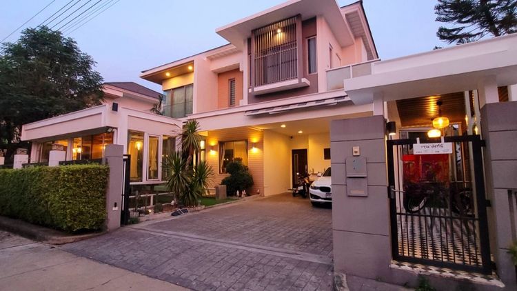 หมู่บ้านเพอร์เฟคมาสเตอร์พีชแจ้งวัฒนะ บ้านหลังใหญ่ 5นอน 5น้ำ 