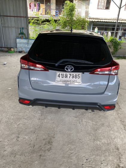 Toyota Yaris 2023 1.2 Premium Sedan เบนซิน ไม่ติดแก๊ส เกียร์อัตโนมัติ เทา รูปที่ 3