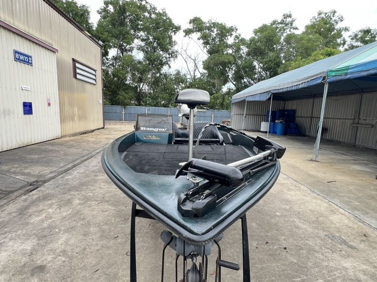ขายเรือแบสนอก สภาพดี พร้อมใช้ เครื่องหัวฉีด115hp รูปที่ 3