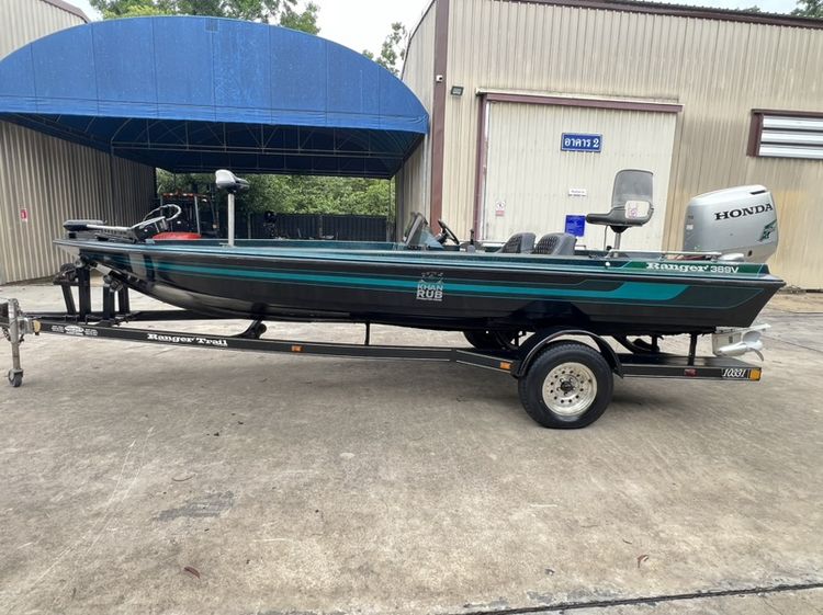 ขายเรือแบสนอก สภาพดี พร้อมใช้ เครื่องหัวฉีด115hp รูปที่ 4