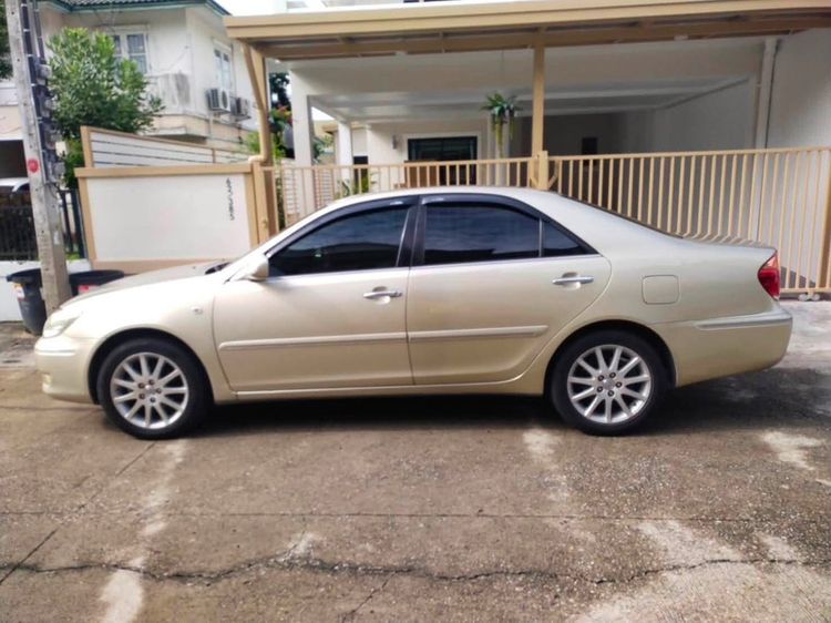 รถ Toyota Camry 2.4 Q สี บรอนซ์ทอง