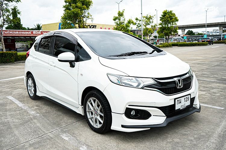 Honda Jazz 2017 1.5 S Sedan เบนซิน ไม่ติดแก๊ส เกียร์อัตโนมัติ ขาว รูปที่ 3