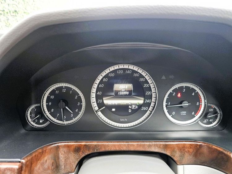 Mercedes-Benz E-Class 2013 E250 CDI Sedan ดีเซล ไม่ติดแก๊ส เกียร์อัตโนมัติ เทา รูปที่ 2