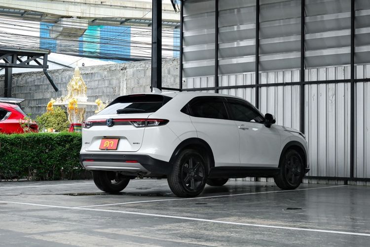 Honda HR-V 2023 1.5 EL e:HEV Utility-car ไฮบริด ไม่ติดแก๊ส เกียร์อัตโนมัติ ขาว รูปที่ 3