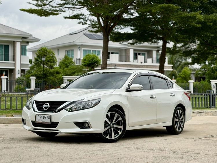 รถ Nissan Teana 2.0 200 XL Sports Series Navi สี ขาว