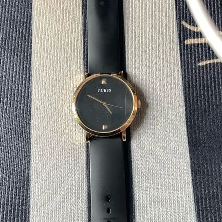 นาฬิกาข้อมือผู้หญิง Guess รูปที่ 4