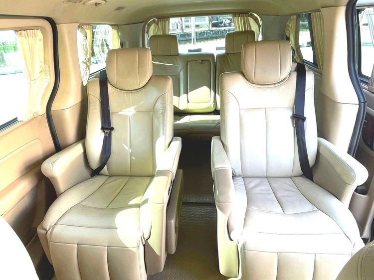 รถ Hyundai Grand Starex 2.5 VIP สี ดำ