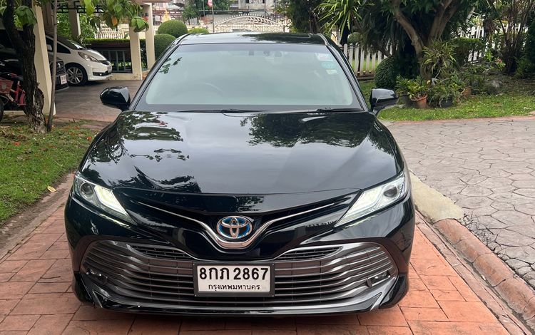 รถ Toyota Camry 2.5 HV สี ดำ
